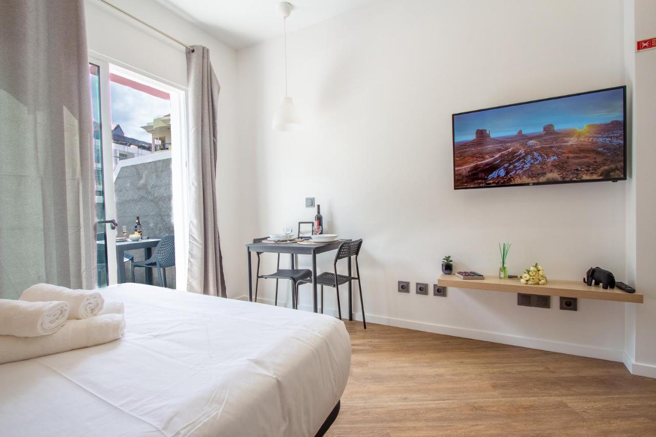 The Jolie - Apartments By The Ocean ポルト・モニス エクステリア 写真