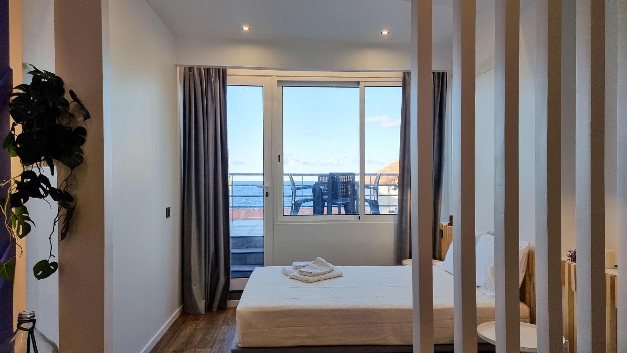 The Jolie - Apartments By The Ocean ポルト・モニス エクステリア 写真